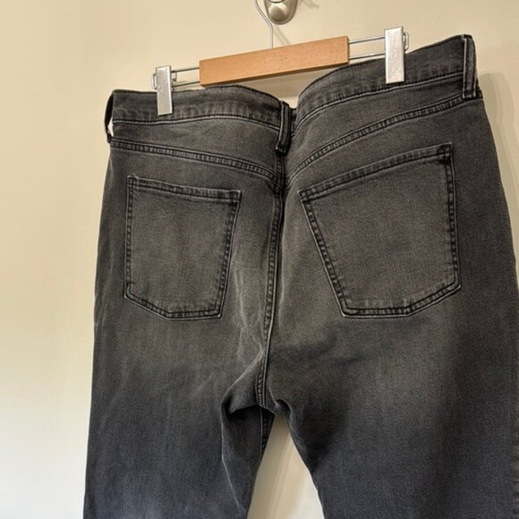 Old Navy Women Gray Distressed Ankle Cropped Jeans with Stretch Plus Size 14 - Picture 9 of 11